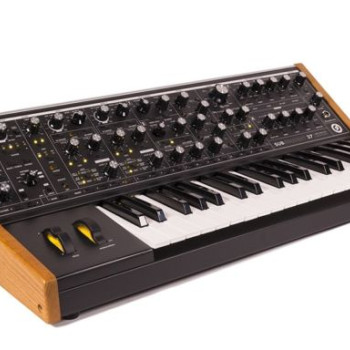 Moog Subsequent 37 